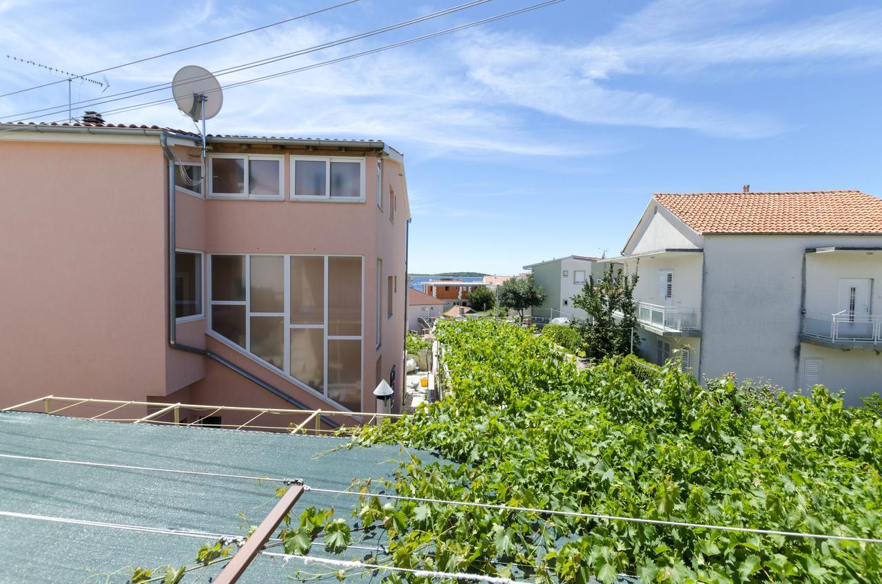 Apartment Eva P. Primošten Εξωτερικό φωτογραφία