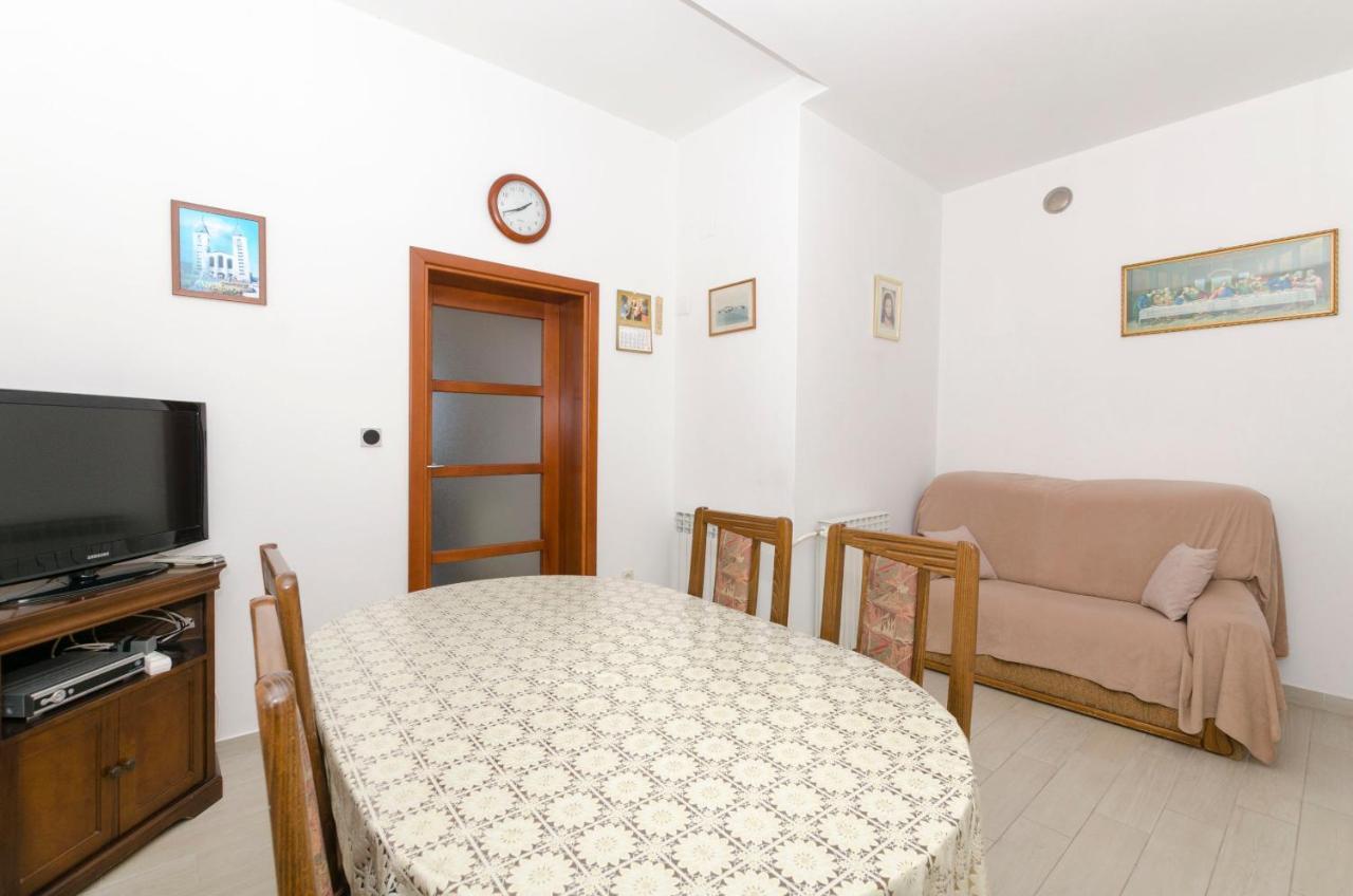 Apartment Eva P. Primošten Εξωτερικό φωτογραφία